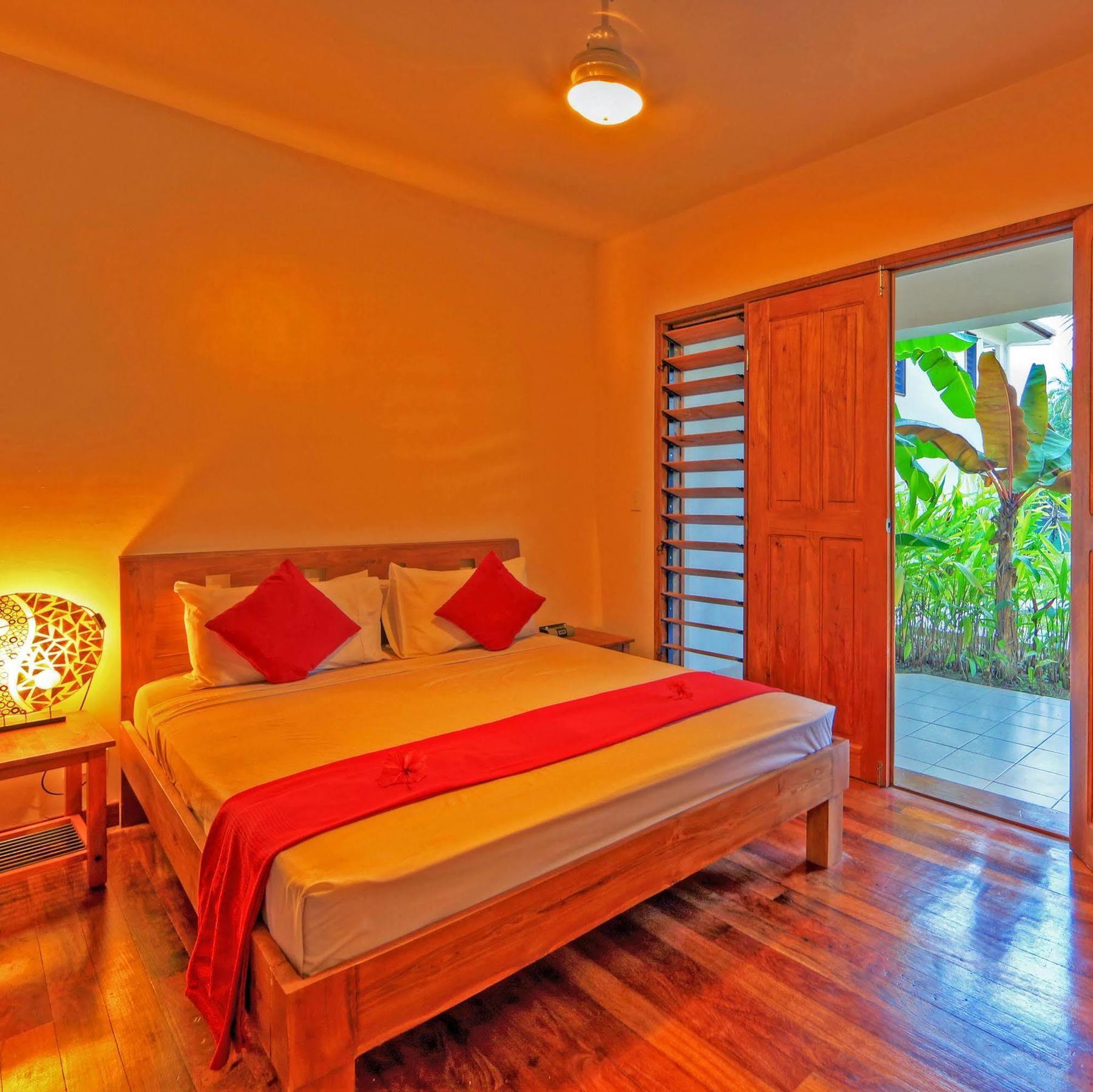Tropicana Lagoon Apartments Port-Vila Extérieur photo